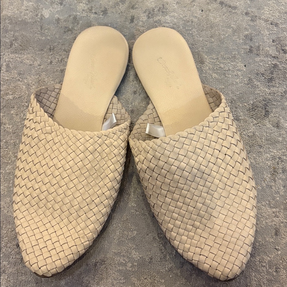 Universal Threat Cream Woven Mules size 7.5